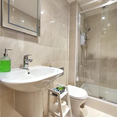 Duplex In With King Size Bed - Long Rates Available 아파트 *