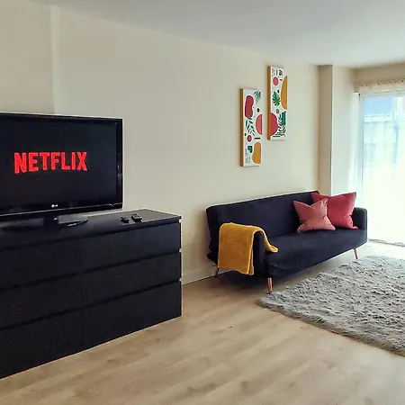 Duplex In With King Size Bed - Long Rates Available * Лідс