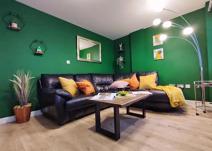 Duplex In With King Size Bed - Long Rates Available