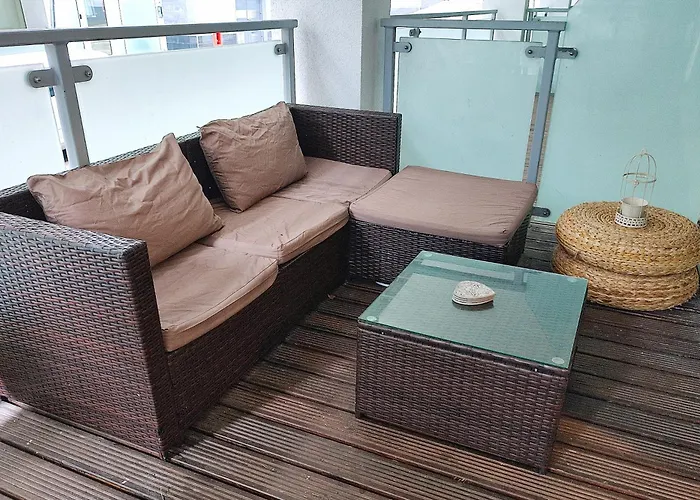 Duplex In With King Size Bed - Long Rates Available Leeds (West Yorkshire)