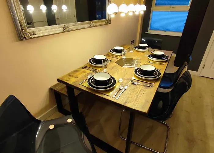 Duplex In With King Size Bed - Long Rates Available