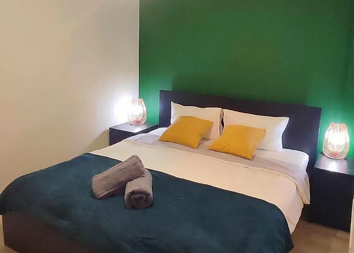 Duplex In With King Size Bed - Long Rates Available Apartamento