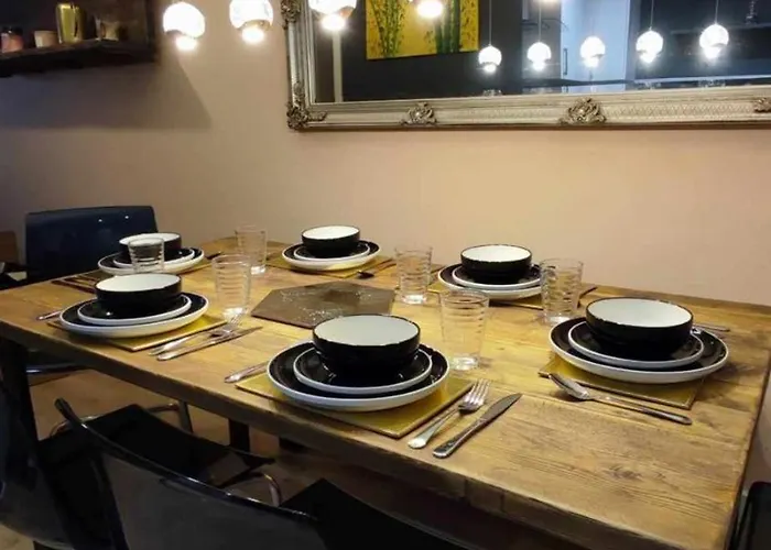 Duplex In With King Size Bed - Long Rates Available Апартаменти *